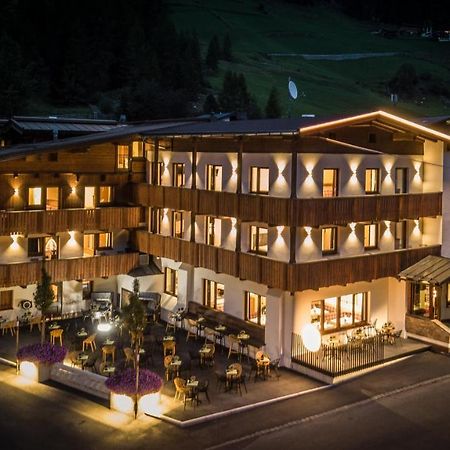 First Mountain Hotel Oetztal Лангенфельд Экстерьер фото