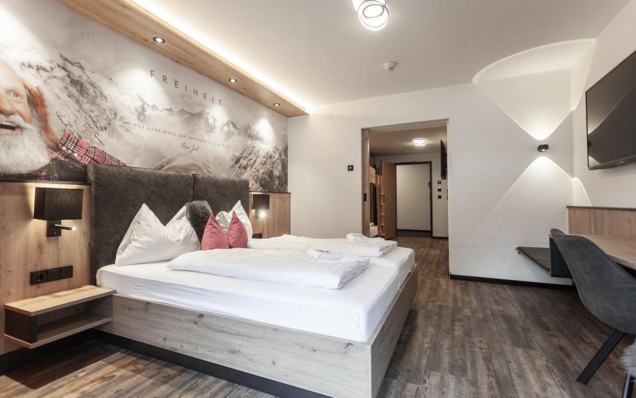 First Mountain Hotel Oetztal Лангенфельд Экстерьер фото