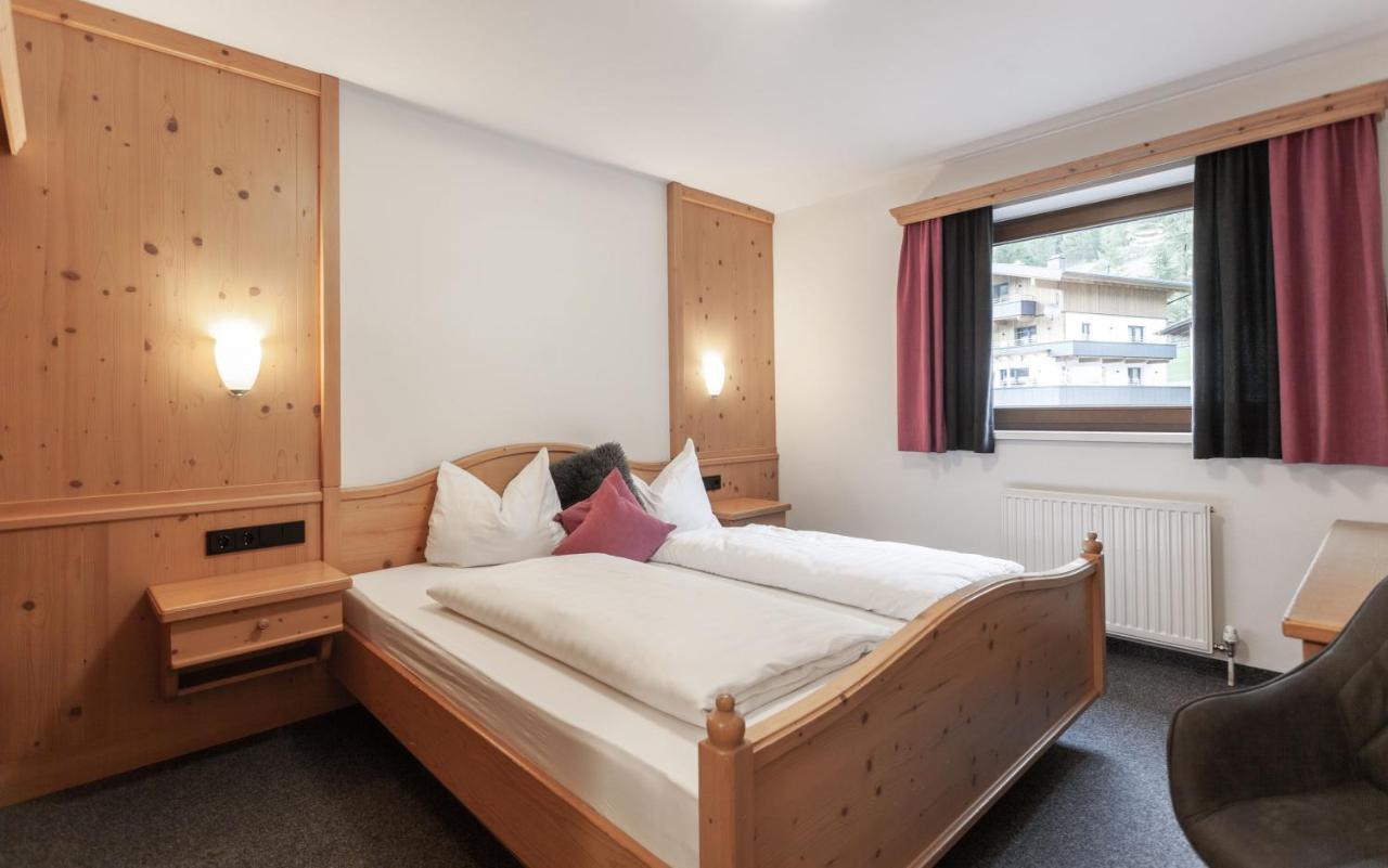 First Mountain Hotel Oetztal Лангенфельд Экстерьер фото